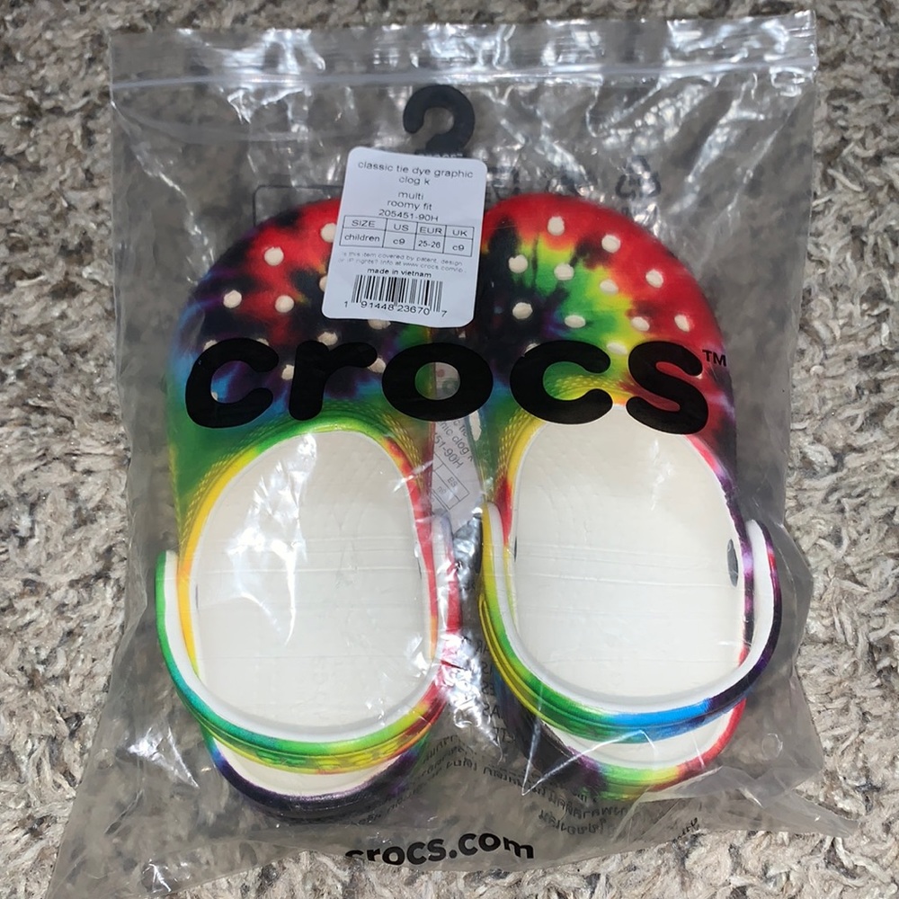 Rainbow tye-dye CROCS 🌈